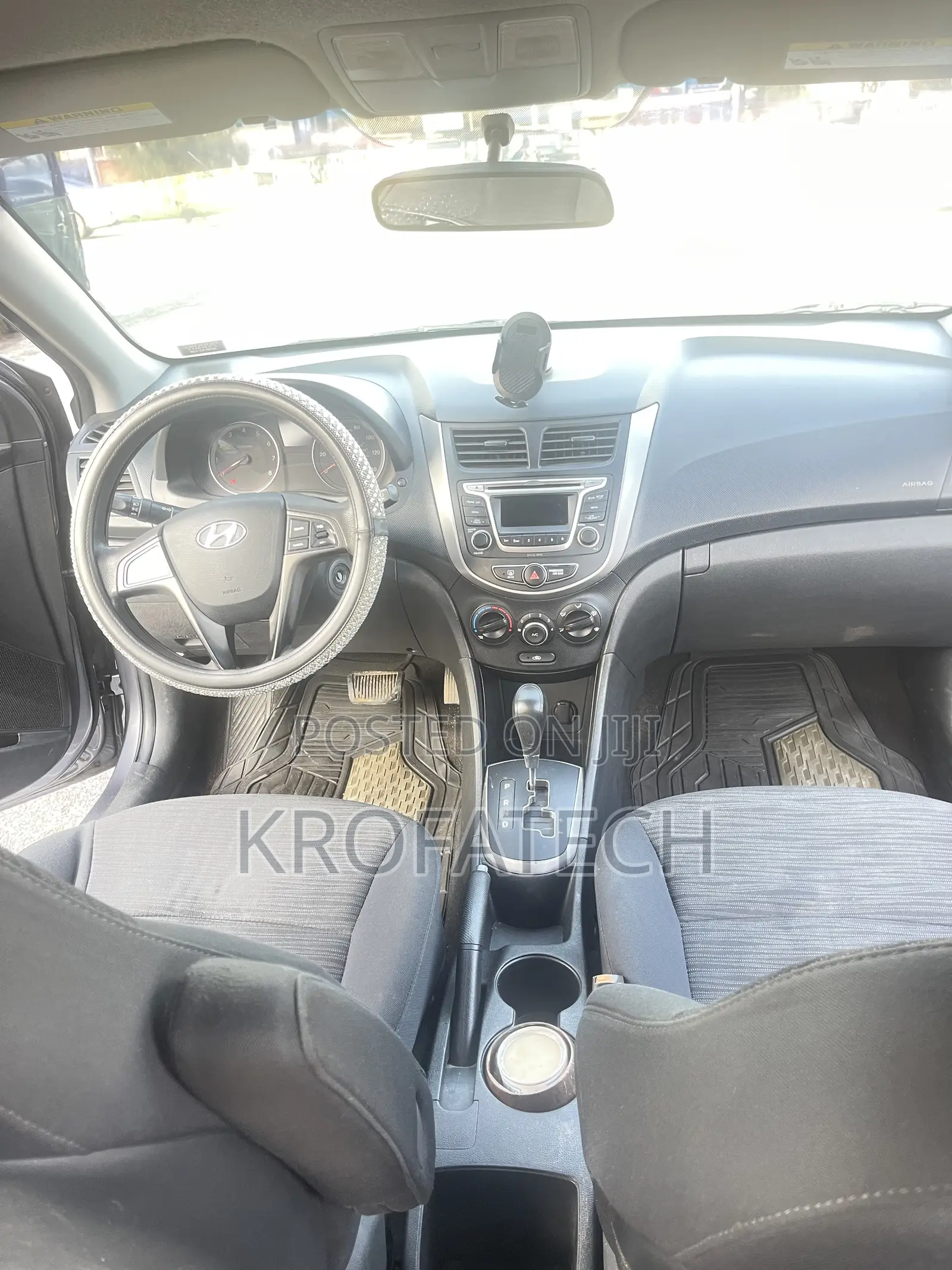 Hyundai Accent SE Hatchback 2016 Gray