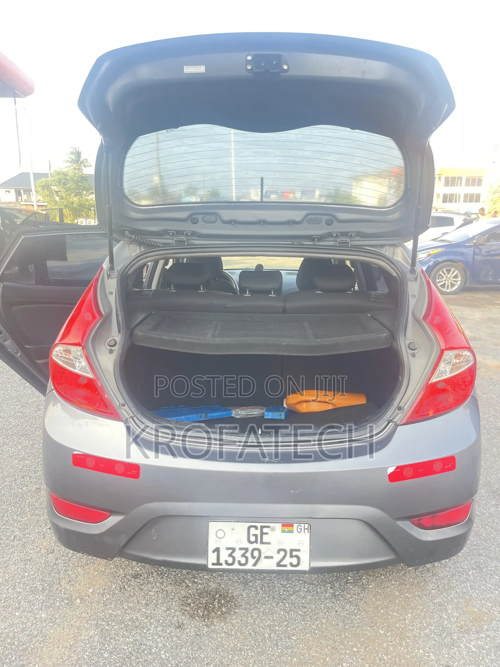 Hyundai Accent SE Hatchback 2016 Gray