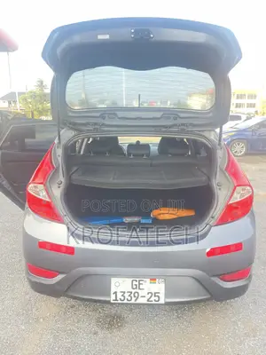 Hyundai Accent SE Hatchback 2016 Gray
