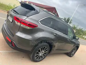 Toyota Highlander Limited 4x2 V6 (3.5L 6cyl 8A) 2018 Gray