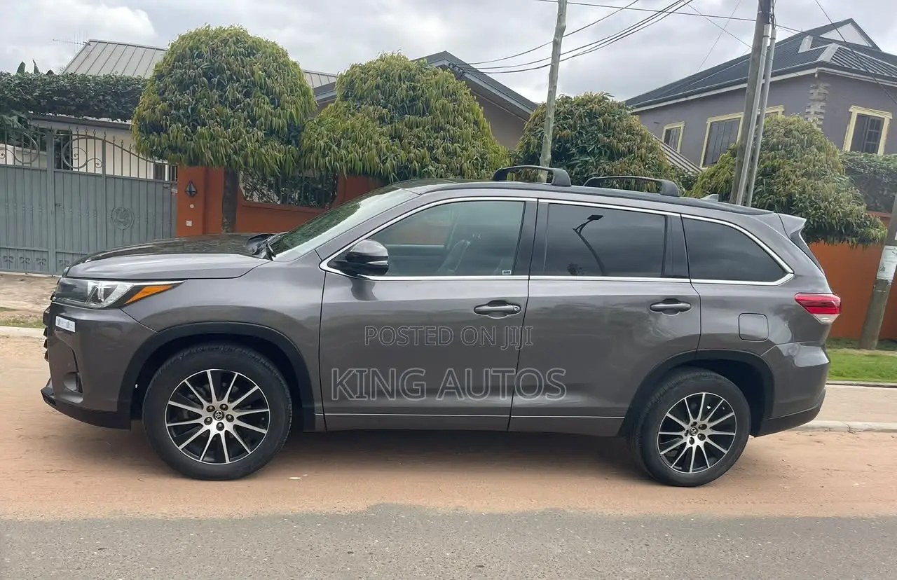 Toyota Highlander Limited 4x2 V6 (3.5L 6cyl 8A) 2018 Gray