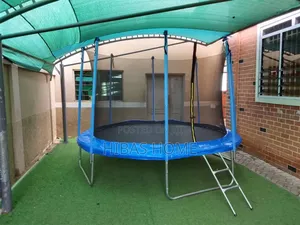 10ft Trampoline With Ladder and Safety Net