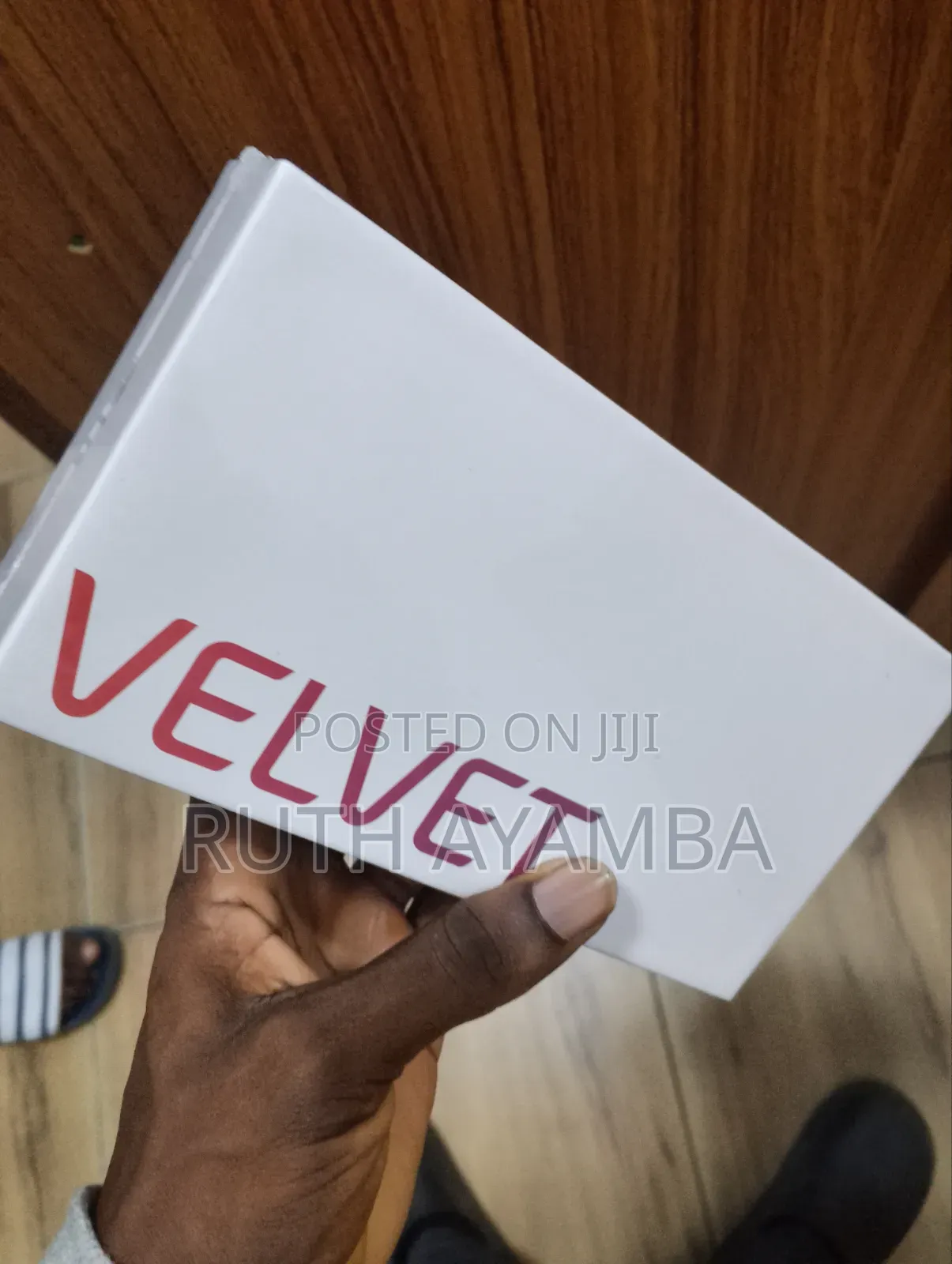 New LG Velvet 128 GB Black