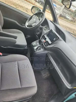 Toyota Voxy 2015 Green