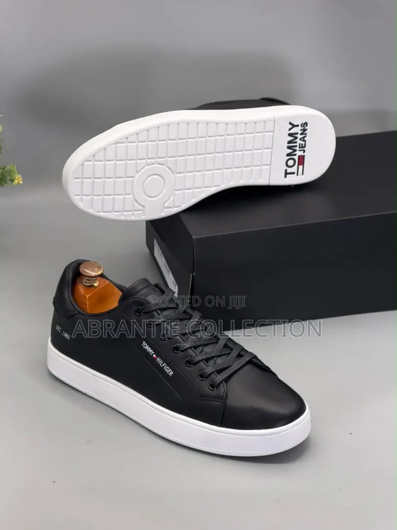 Tommy Hilfiger Lace Up Sneaker
