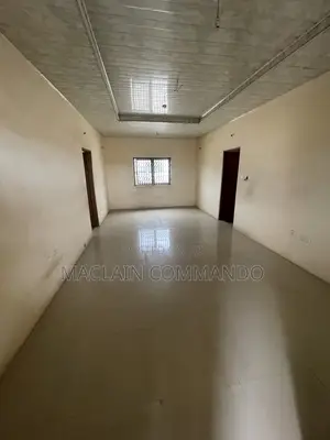 2bdrm Apartment in Tsuibleoo, Ledzokuku-Krowor for rent