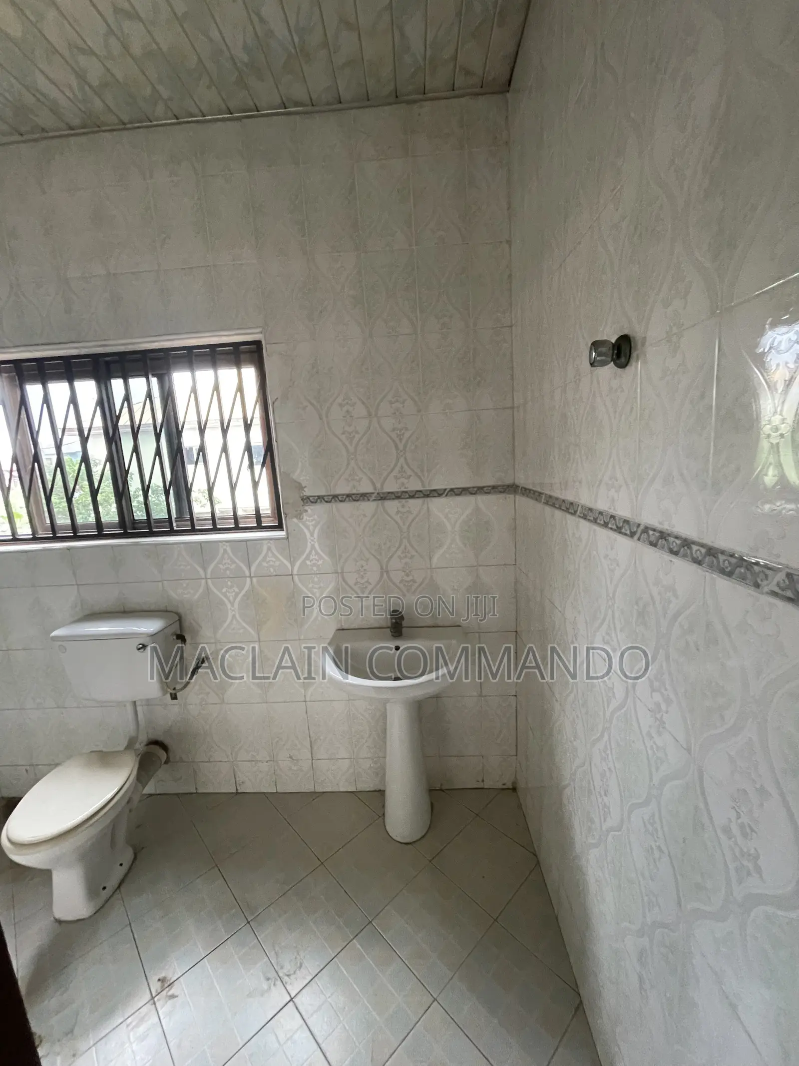 2bdrm Apartment in Tsuibleoo, Ledzokuku-Krowor for rent