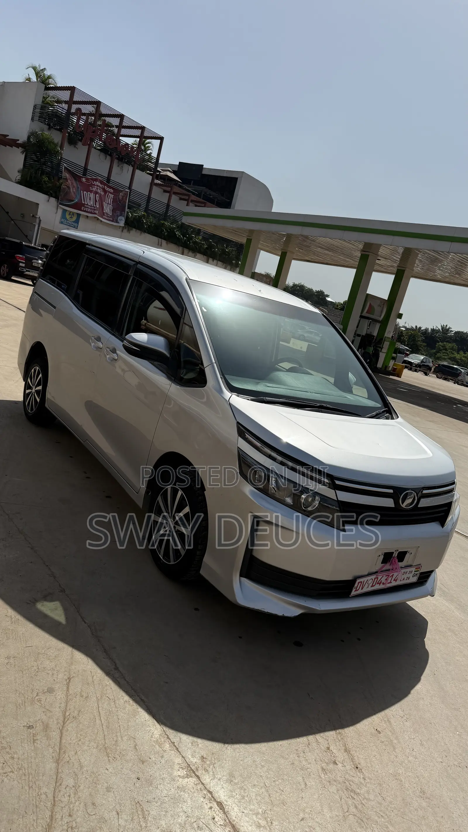 Toyota Voxy SV Premium 2014 Silver