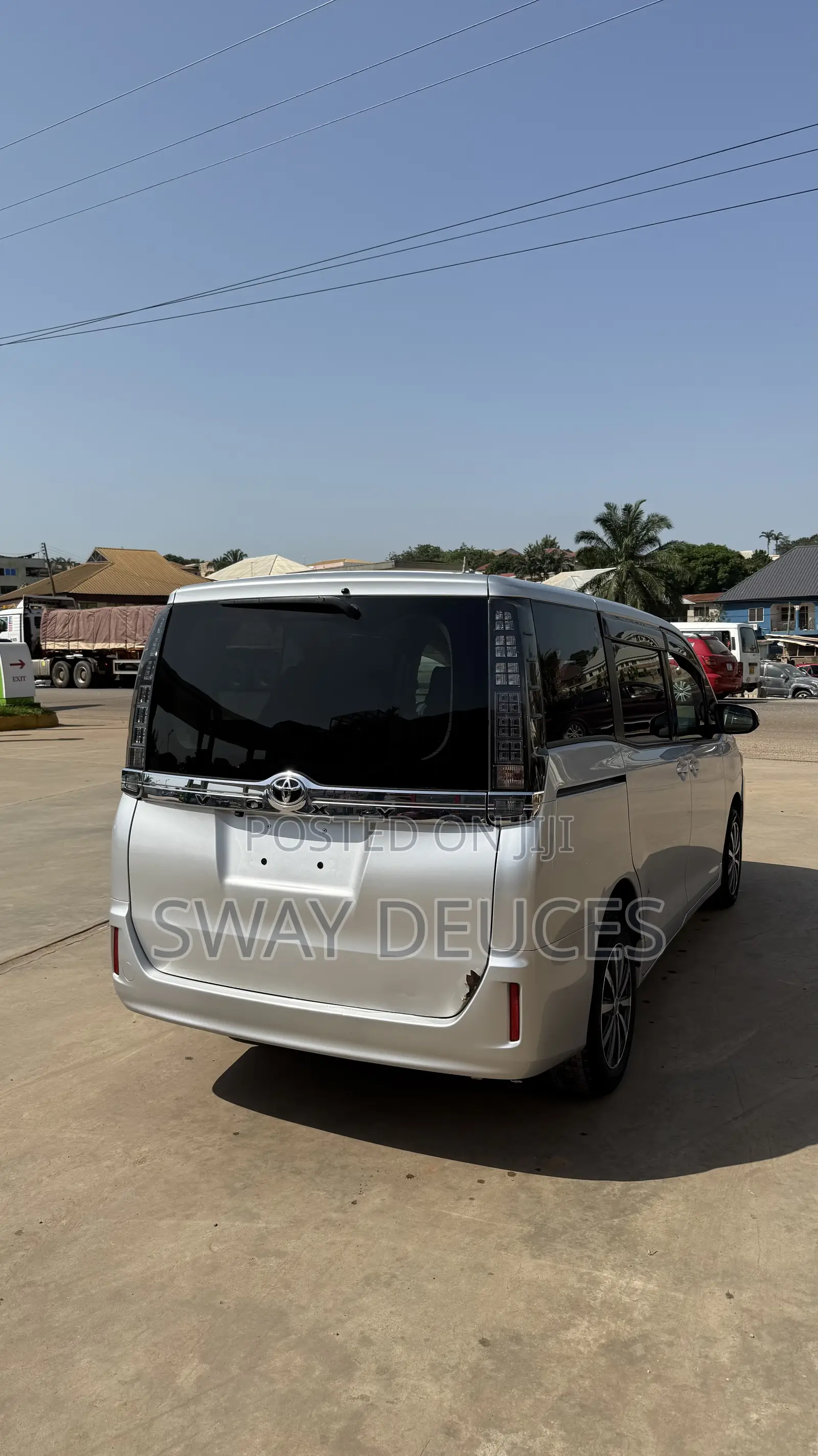 Toyota Voxy SV Premium 2014 Silver