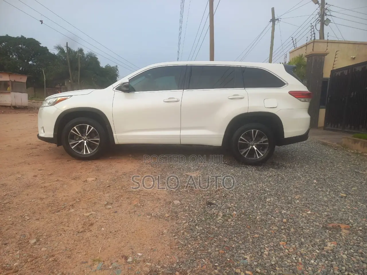 Toyota Highlander LE 4x2 (2.7L 4cyl 6A) 2017 White