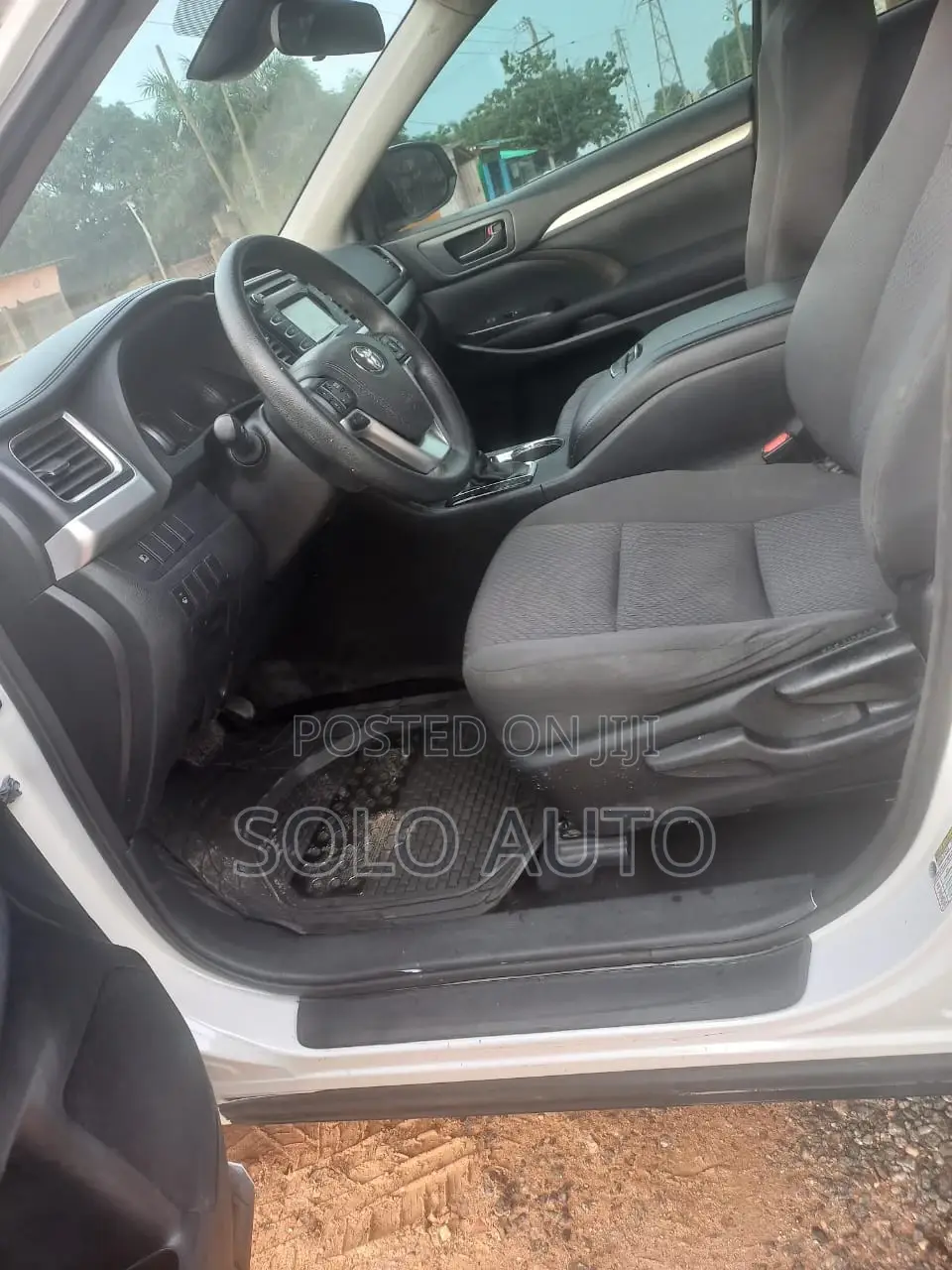Toyota Highlander LE 4x2 (2.7L 4cyl 6A) 2017 White