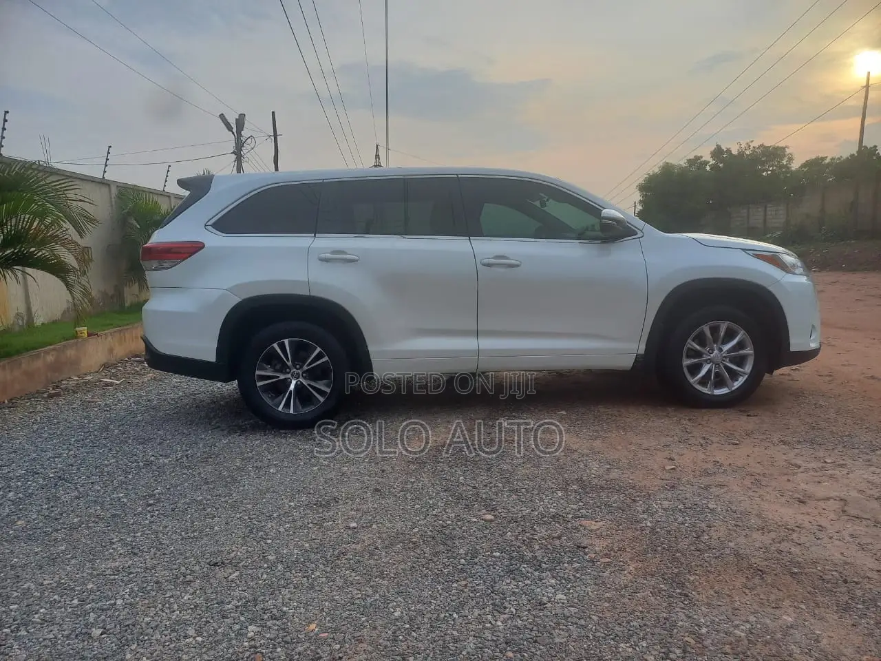 Toyota Highlander LE 4x2 (2.7L 4cyl 6A) 2017 White
