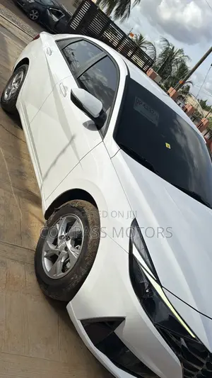 Hyundai Elantra SE 2021 White