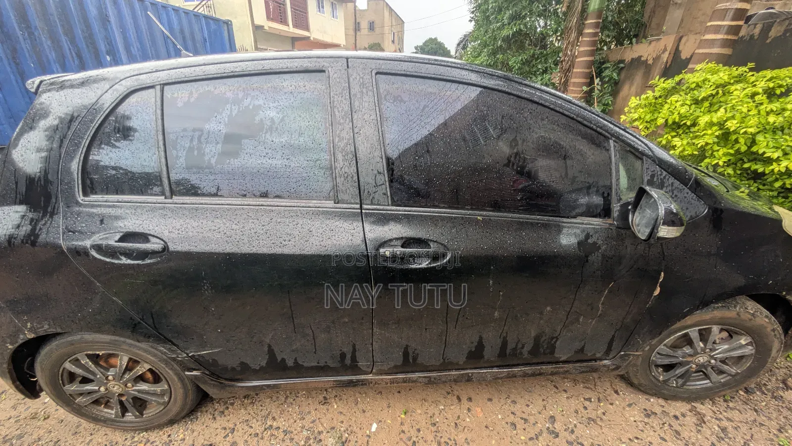 Toyota Vitz 1.3 FWD 3dr 2010 Black