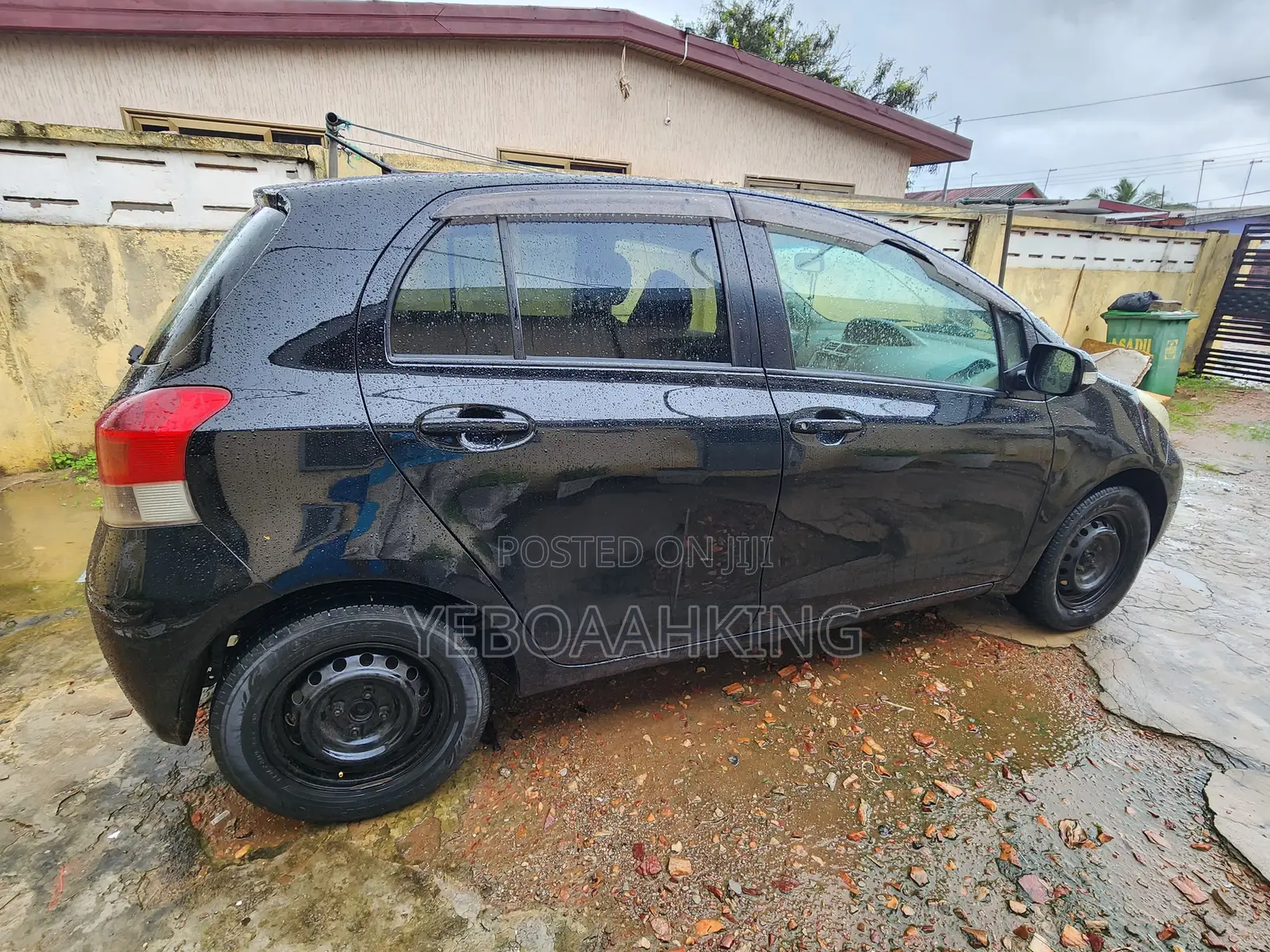 Toyota Vitz 1.0 FWD 3dr 2010 Black