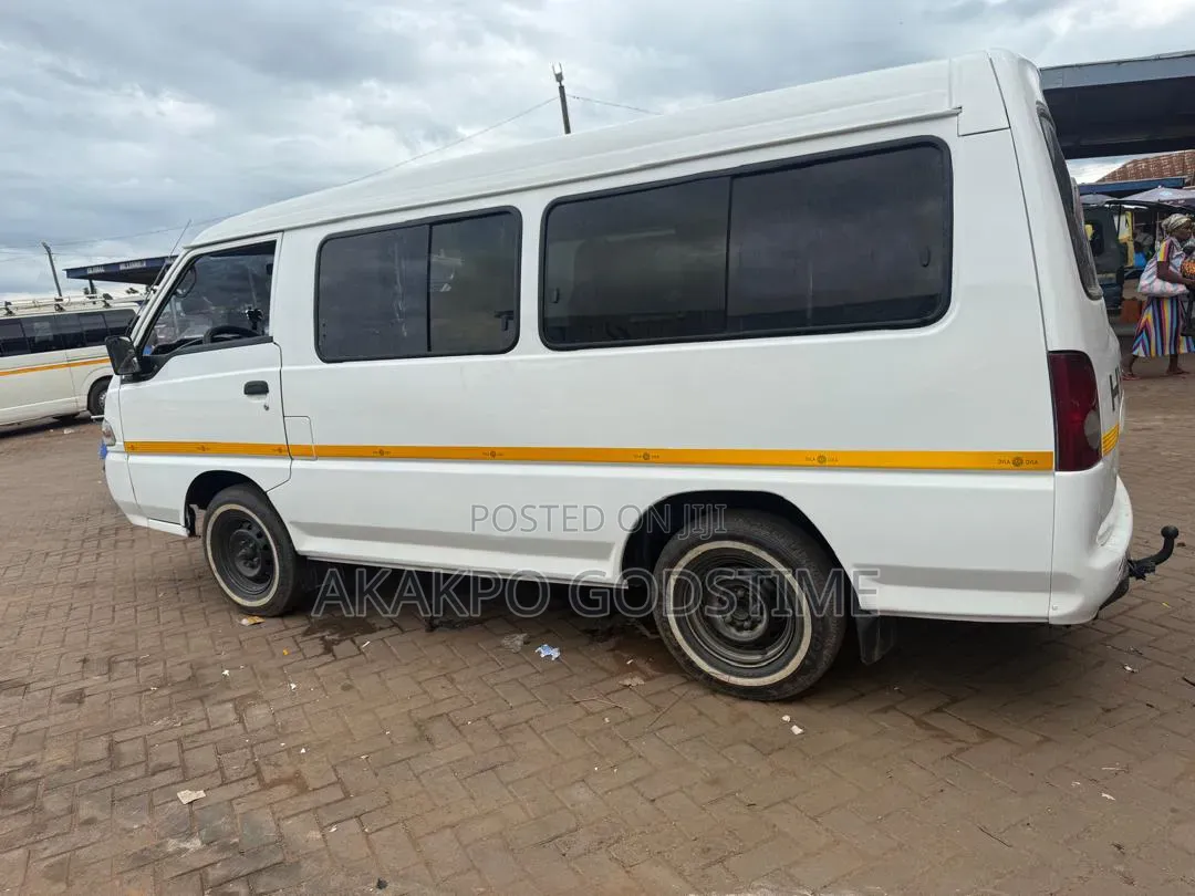 Hyundai H-100 2000 White