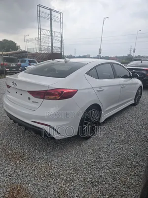 Hyundai Elantra 2018 White