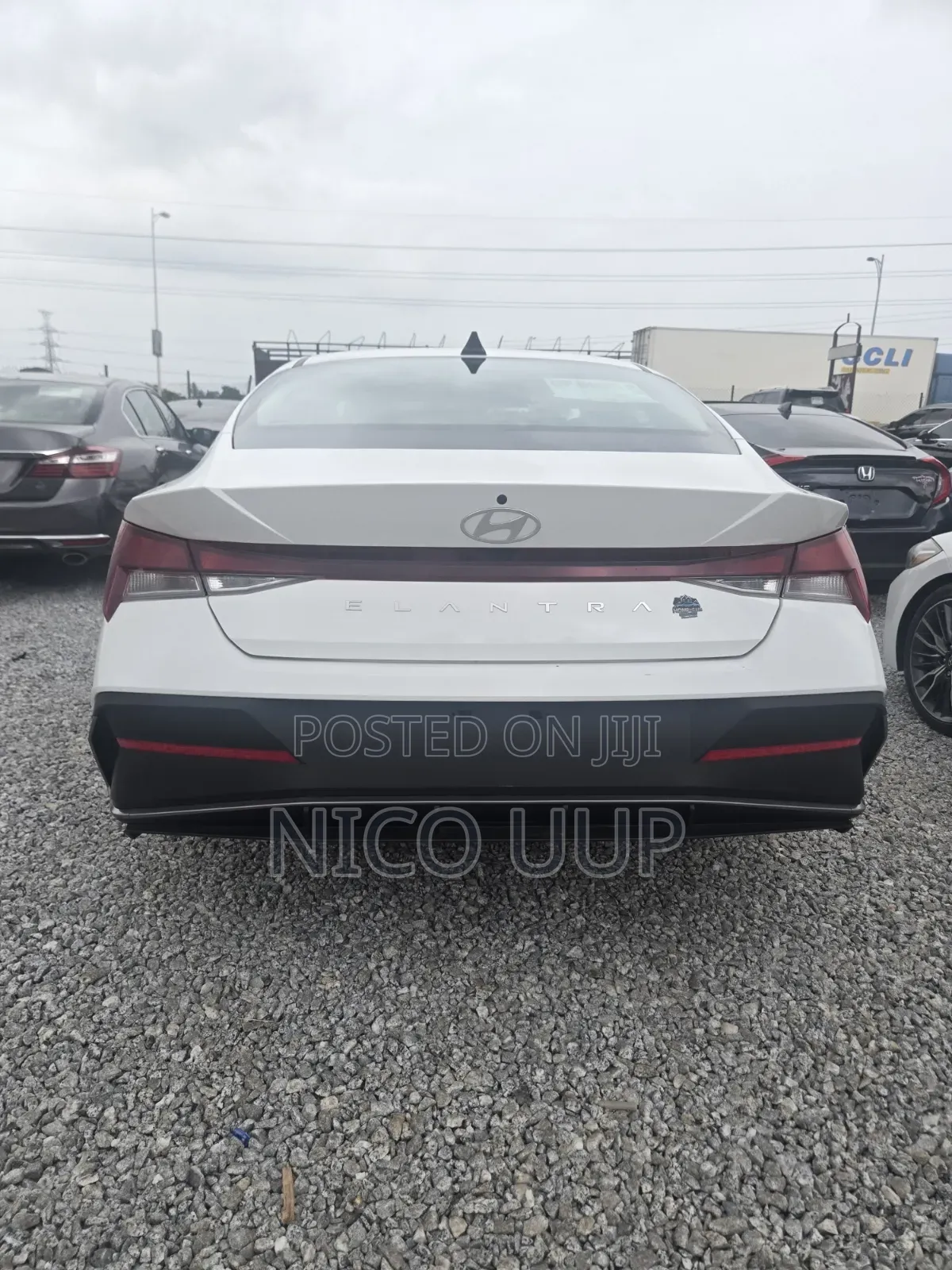 Hyundai Elantra 2025 White