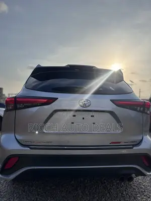 Toyota Highlander XSE 2022 Silver