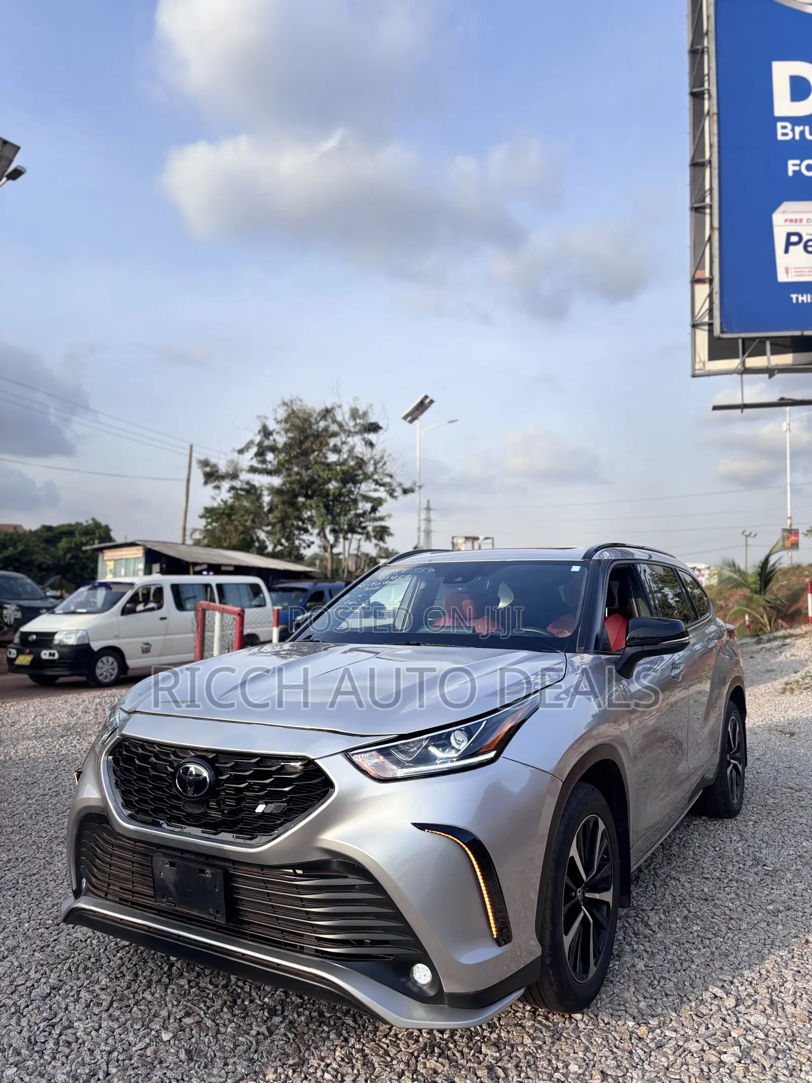 Toyota Highlander XSE 2022 Silver