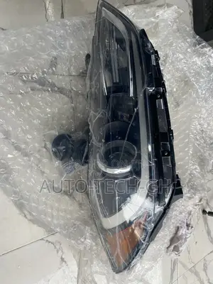Hyundai Elantra 2016 Headlight