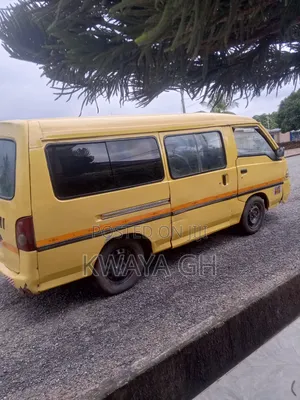 Hyundai H-100 1999 Yellow