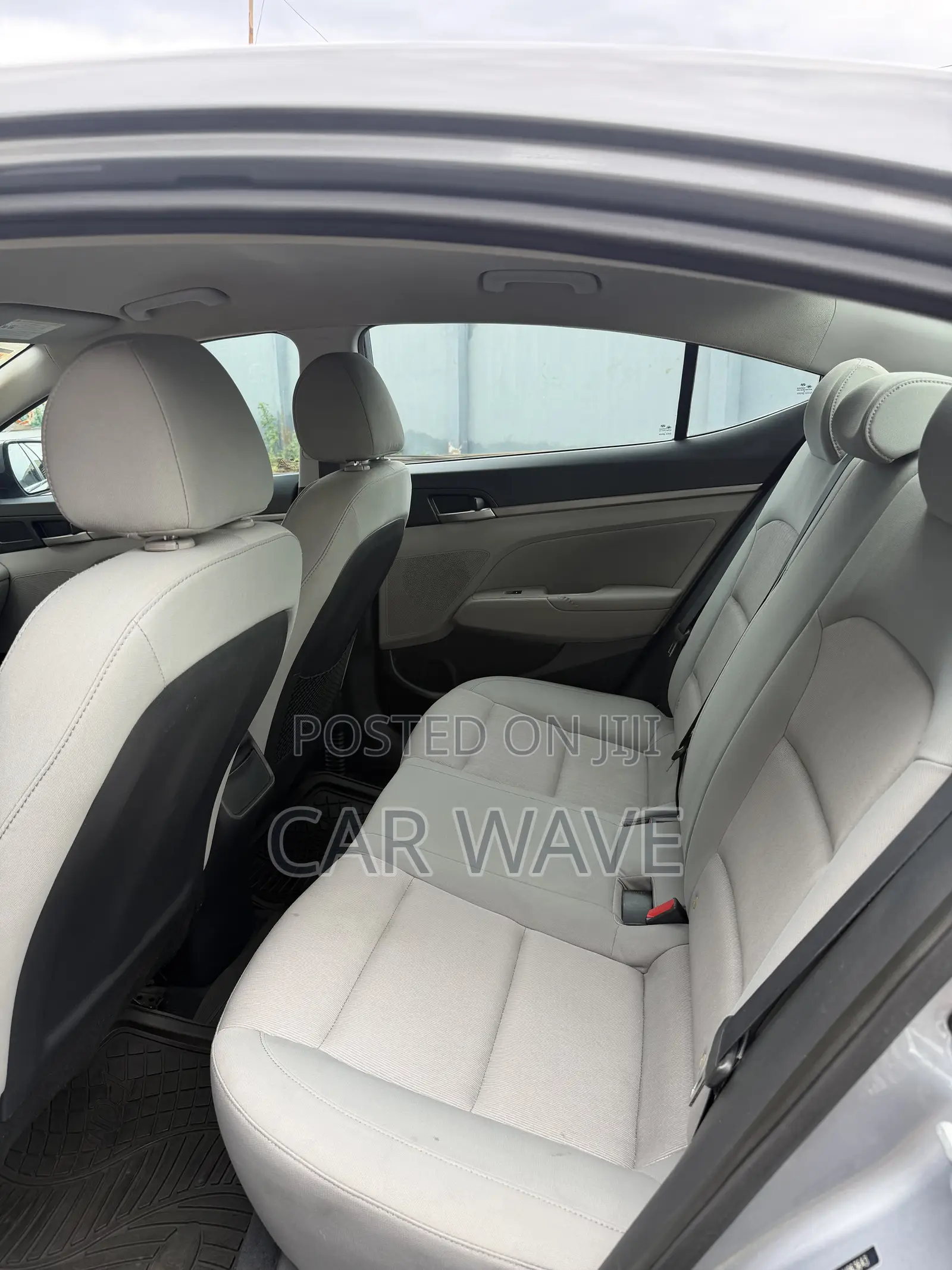 Hyundai Elantra SE Sedan FWD (2.0L 4cyl 6M) 2017 Gray