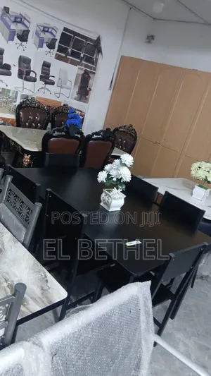 Dining Chairs Set and Table With Shredded Design