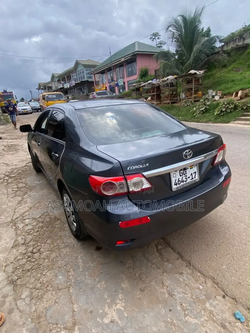 Toyota Corolla 2012 Gray