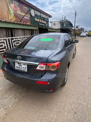 Toyota Corolla 2012 Gray