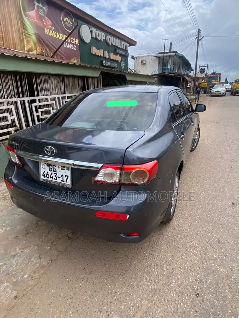 Toyota Corolla 2012 Gray