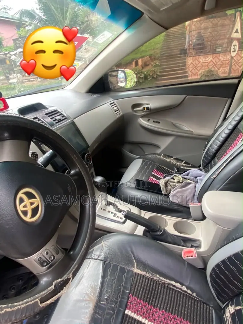 Toyota Corolla 2012 Gray