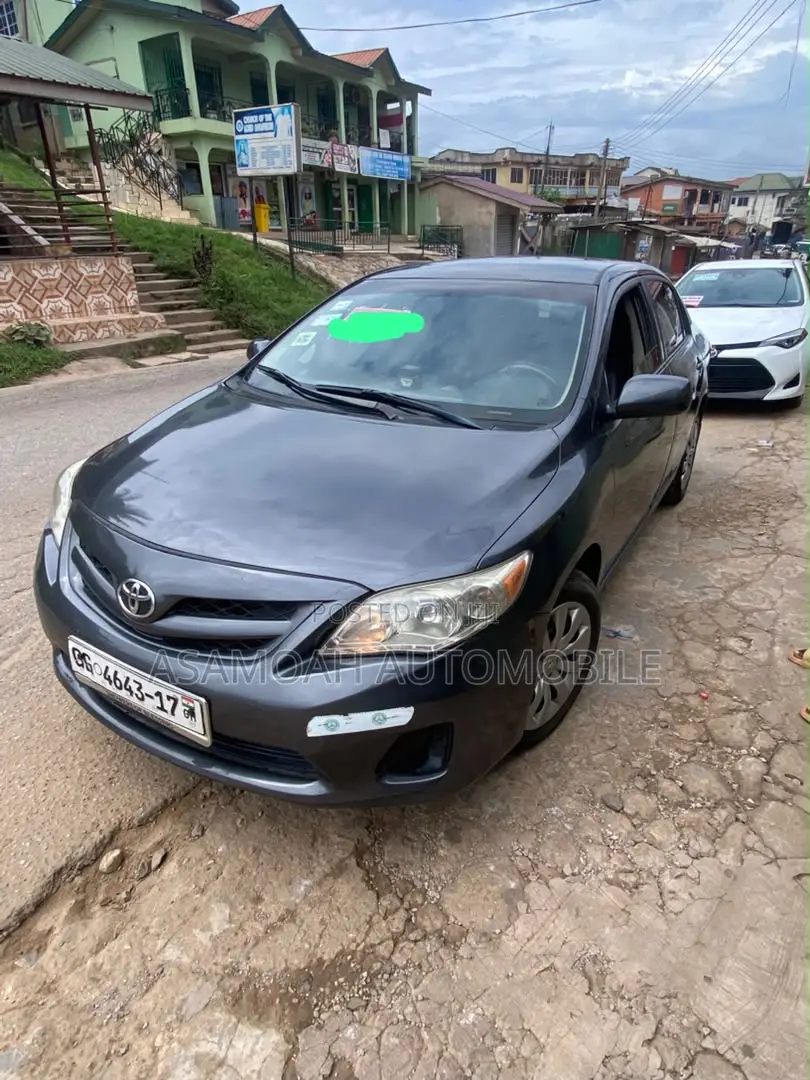 Toyota Corolla 2012 Gray
