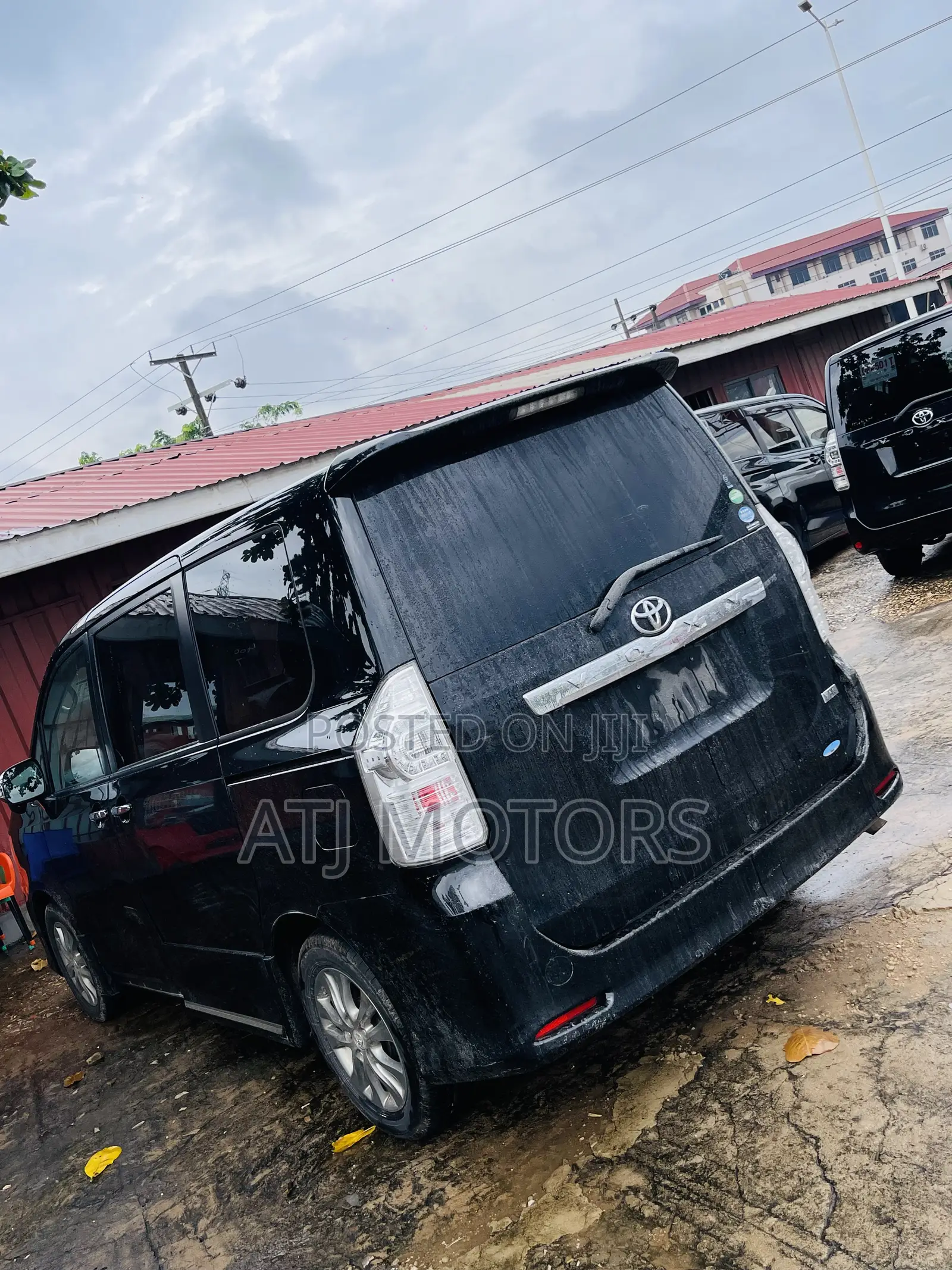 Toyota Voxy 2013 Black