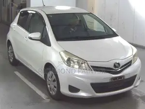 Toyota Vitz 1.3 FWD 5dr 2011 White