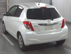 Toyota Vitz 1.3 FWD 5dr 2011 White