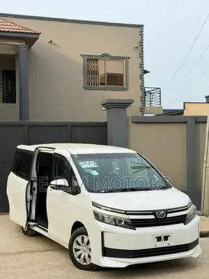 Toyota Voxy 2015 White