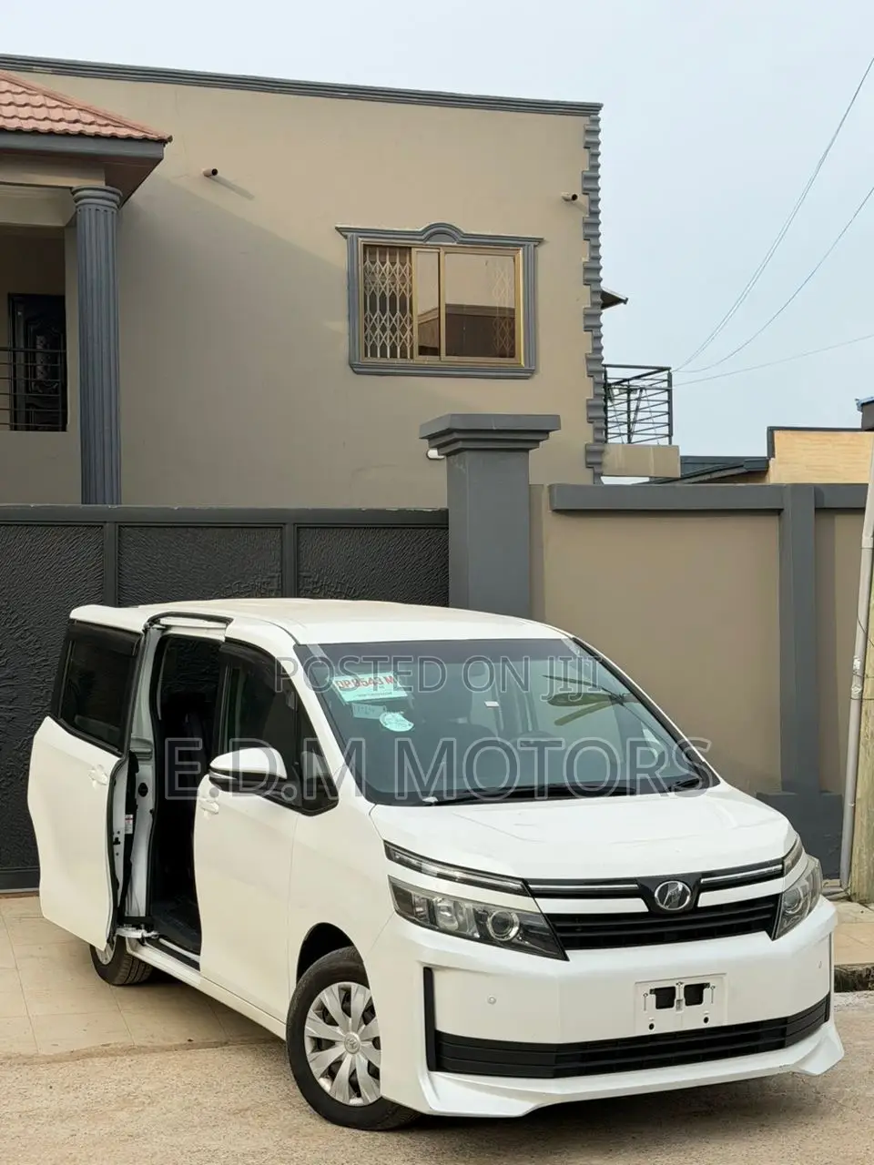 Toyota Voxy 2015 White