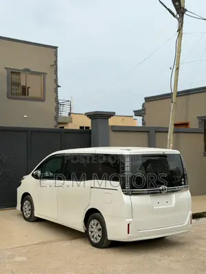 Toyota Voxy 2015 White