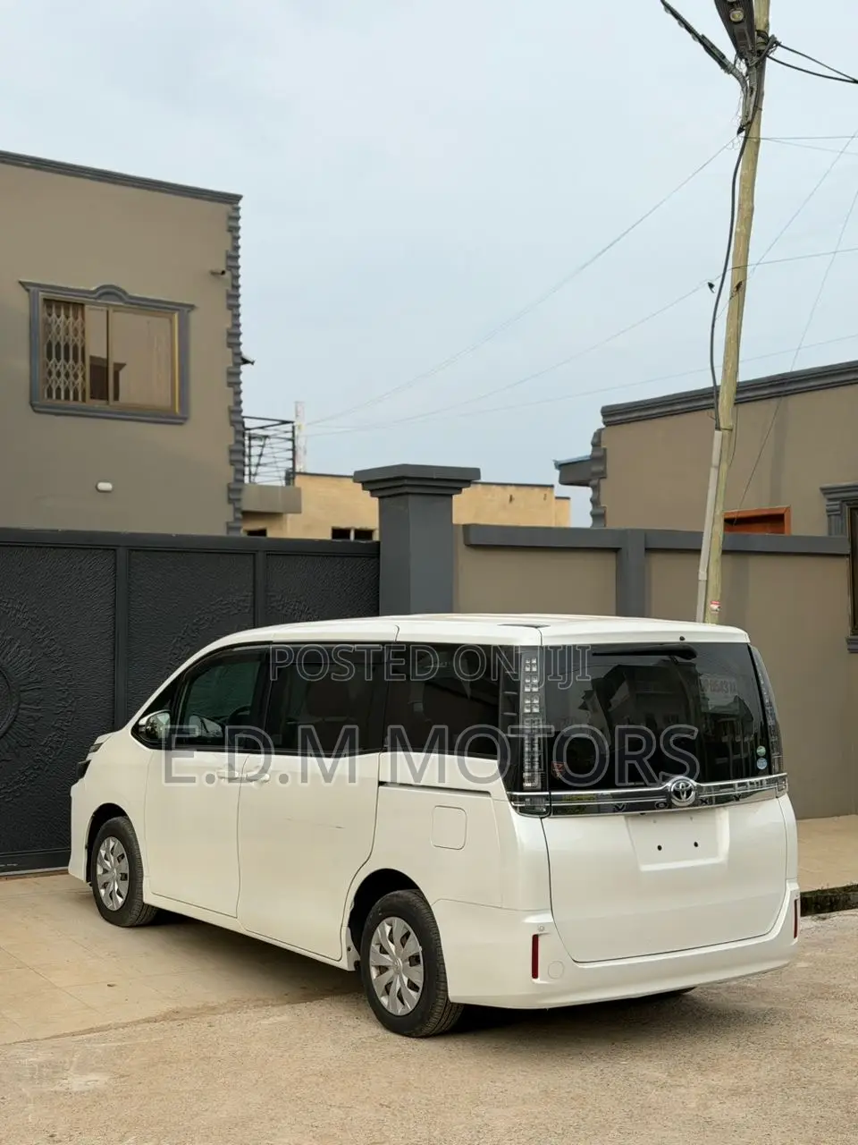 Toyota Voxy 2015 White