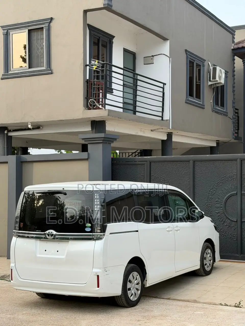 Toyota Voxy 2015 White
