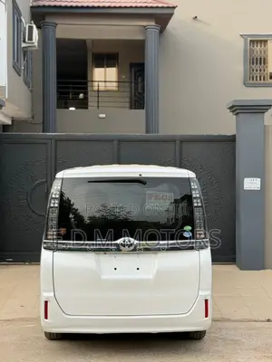 Toyota Voxy 2015 White