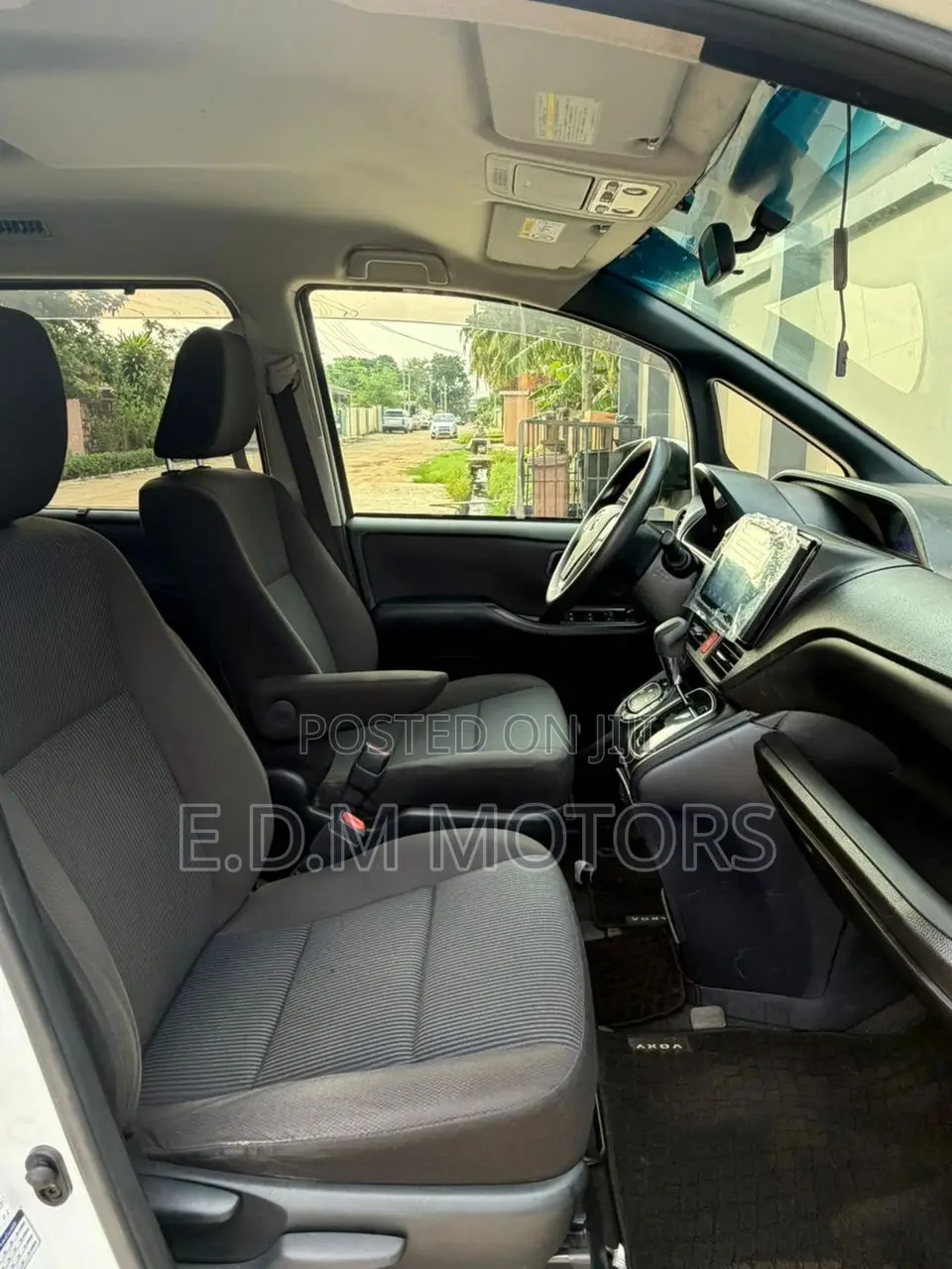 Toyota Voxy 2015 White