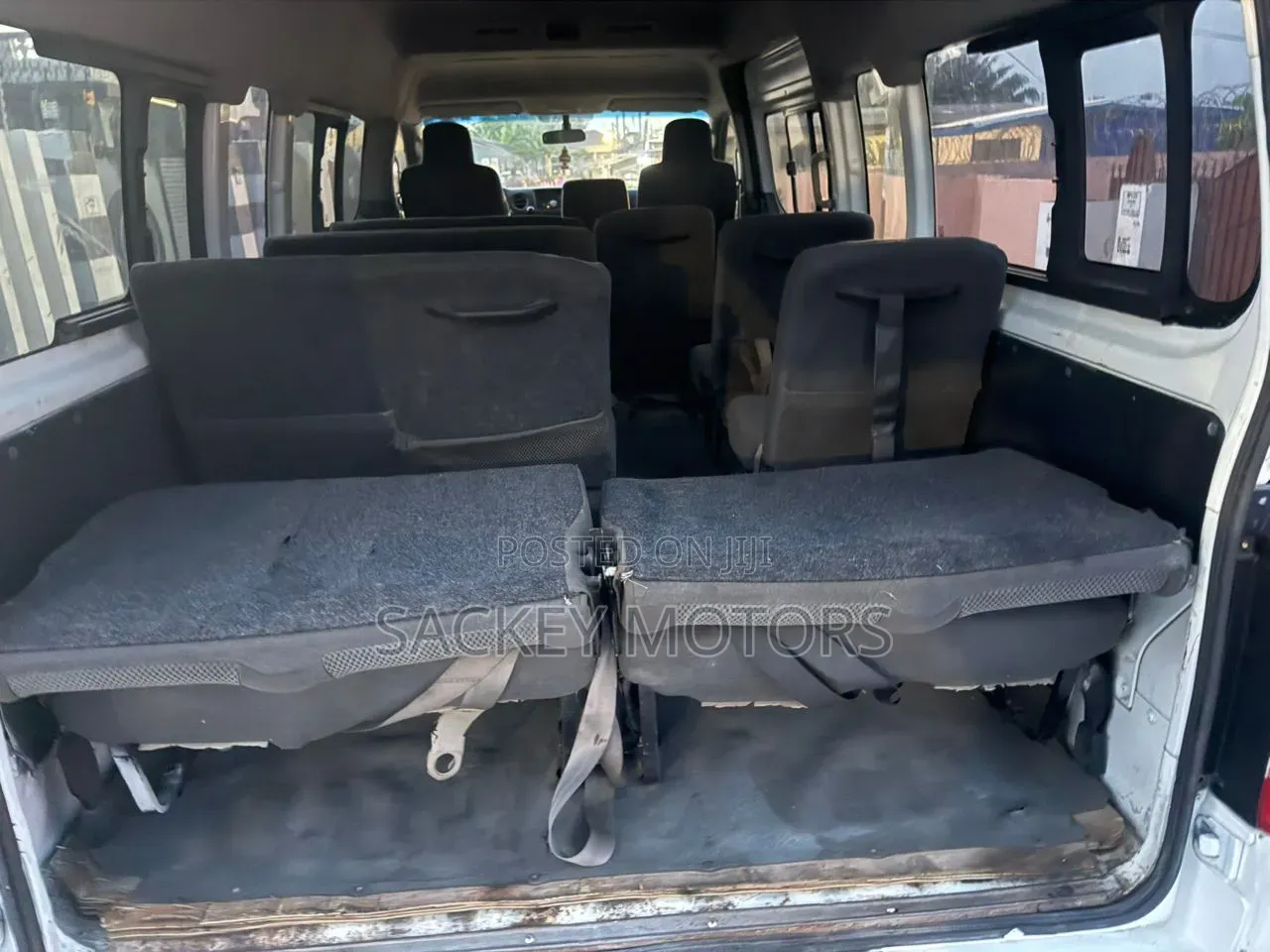 Nissan Caravan (Urvan) 2016 White