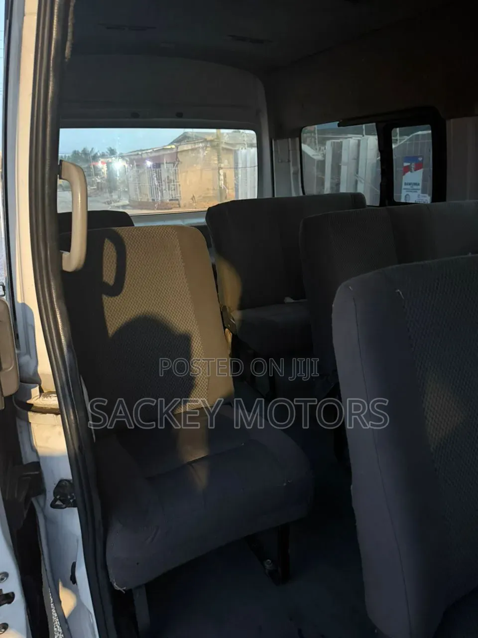 Nissan Caravan (Urvan) 2016 White