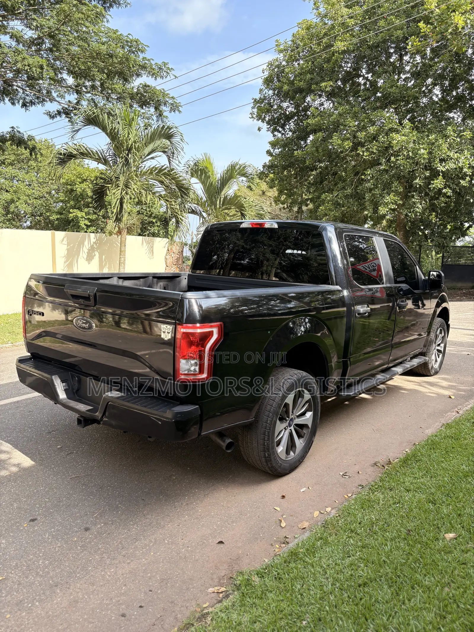 Ford F-150 XL 4x4 SuperCrew Cab Styleside 5.5 ft. box 145 in. WB 2017