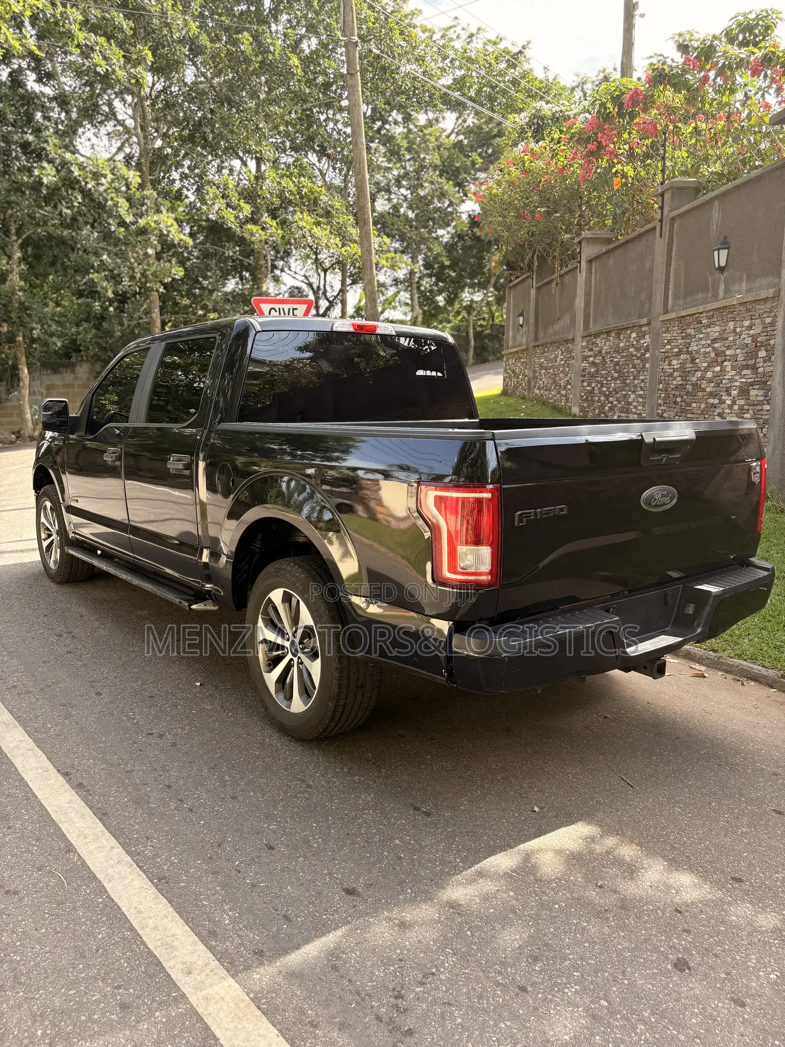 Ford F-150 XL 4x4 SuperCrew Cab Styleside 5.5 ft. box 145 in. WB 2017