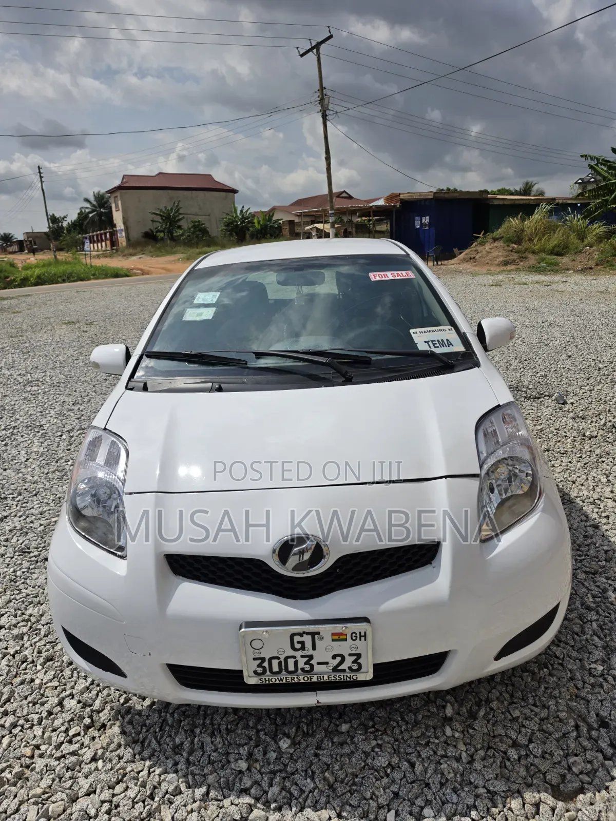 Toyota Vitz 2010 White