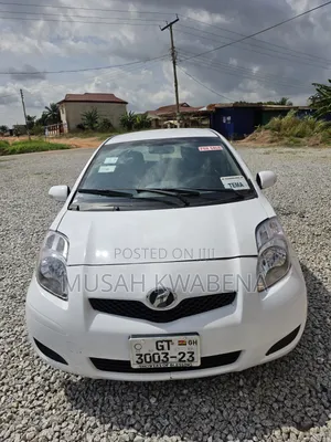 Toyota Vitz 2010 White