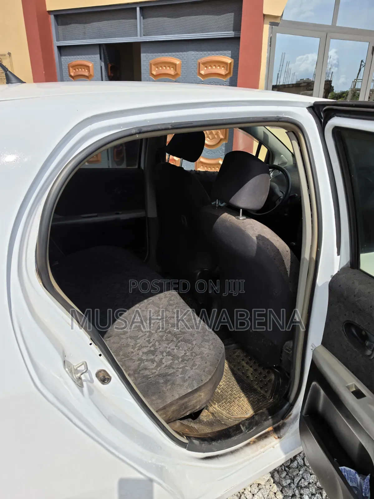 Toyota Vitz 2010 White